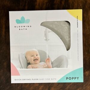 Poppy Blooming Bath flower. 0-6 months